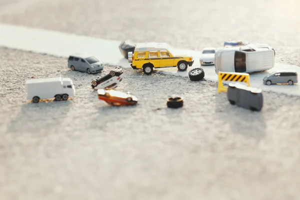 Scène Van Auto Miniatuur Speelgoedmodel Ongeval Straat Verzekeringsconcept — Stockfoto