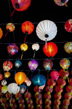 Fener festivali sırasında renkli fenerler, Çin yeni yıl süslemeleri..