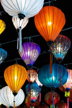 Fener festivali sırasında renkli fenerler, Çin yeni yıl süslemeleri..
