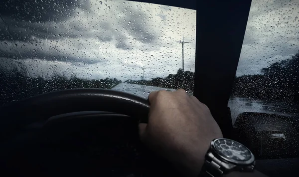 Kierowca Korku Złych Warunkach Pogodowych Zachmurzonym Deszczowym Dniem Koncepcja Zapobiegania — Zdjęcie stockowe