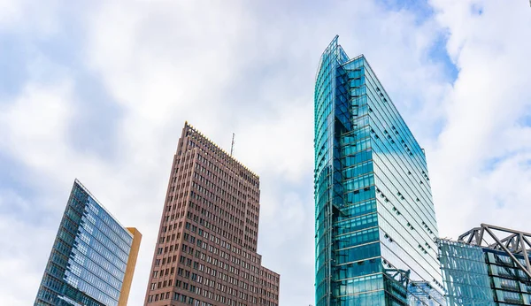 Berlijn Duitsland September 2017 Drie Futuristische Hoogbouw Kantoorgebouwen Rijzen Van — Stockfoto