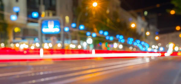 Städtische Straßen Hintergrundbild Bei Nacht Mit Defokussierten Und Verschwommenen Lichtern — Stockfoto