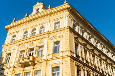 Prag Çek Cumhuriyeti - 29 Ağustos 2017; Art Nouveau, Ventana 'yı eski şehir meydanında mimari olarak tasarladı..