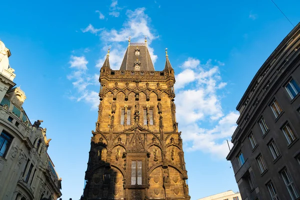 Прага Чеська Республіка Серпень 2017 Вежа Небі Між Іншими Будівлями — стокове фото
