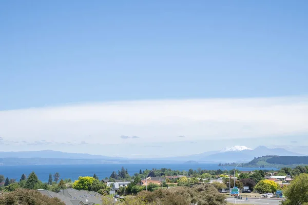 Taupo Göle Yeni Zelanda Nın Kuzey Adasındaki Uzak Dağlara Manzaradan — Stok fotoğraf