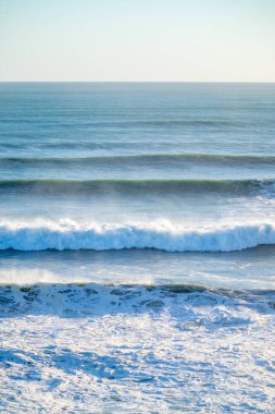 Maunganui Dağı 'nda ufuktan dalgalar yükseliyor..