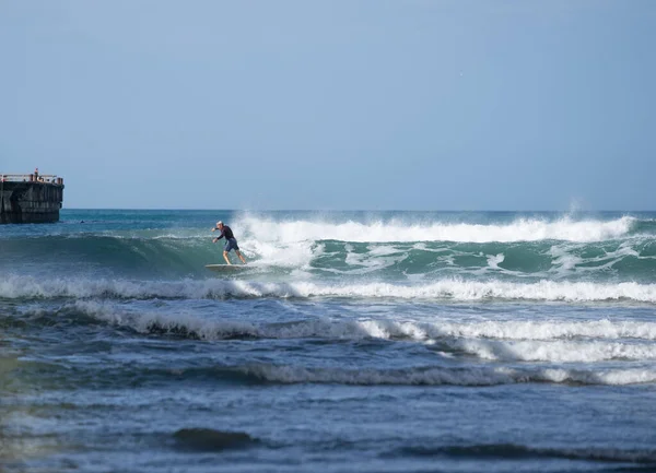 Tolaga Bay Nya Zeeland Februari 2022 Surfare Ridning Vågor Tolaga — Stockfoto