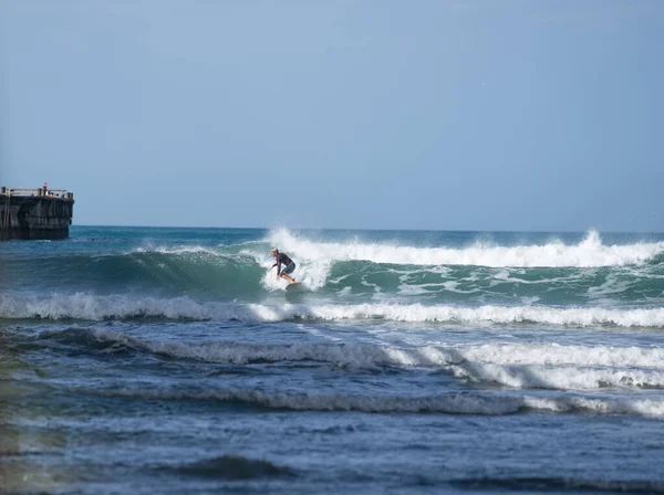 Tolaga Bay New Zealand February 2022 Surfer Riding Waves Tolaga — Stock Photo, Image