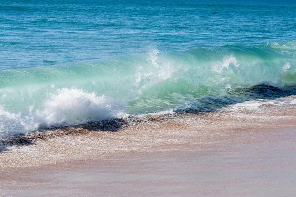 Des Vagues Surf Écrasent Sur Une Plage Déserte Tairua Péninsule — Photo