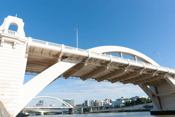 Stadtsilhouette Durch William Jolley Und Merivale Bogenbrücken Über Brisbane River — Stockfoto