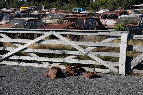 新西兰Horopito 2022年4月9日 位于Horopito小村庄的巨大的Smash Palace汽车残骸 — 图库照片