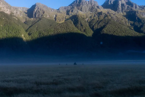 Berge Der Südalpen Fiordland Erheben Sich Über Land Und Niedriger — Stockfoto