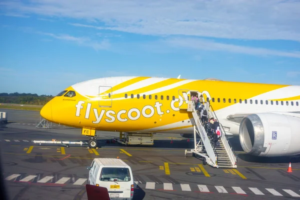 Coolangatta Australia June 2022 Flyscoot Airline Plane Bright Yellow Airport — Stock Photo, Image