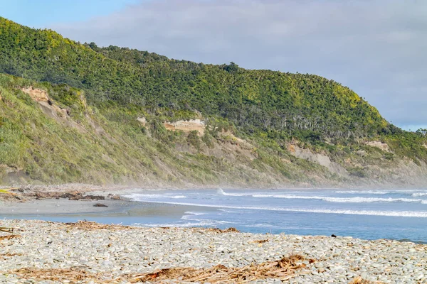 Praia Stony Rapahoe Vista Para Promontório Verde Ondas Surf Reefton — Fotografia de Stock