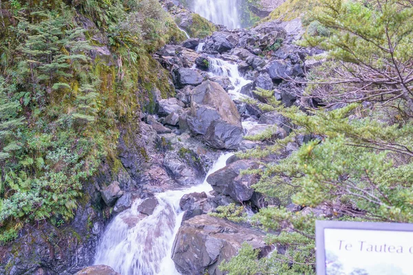 Waterfall Tumbling Rocks — Stock fotografie