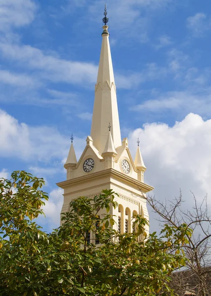 Church Spire Clocks Rising Skyward — Stockfoto