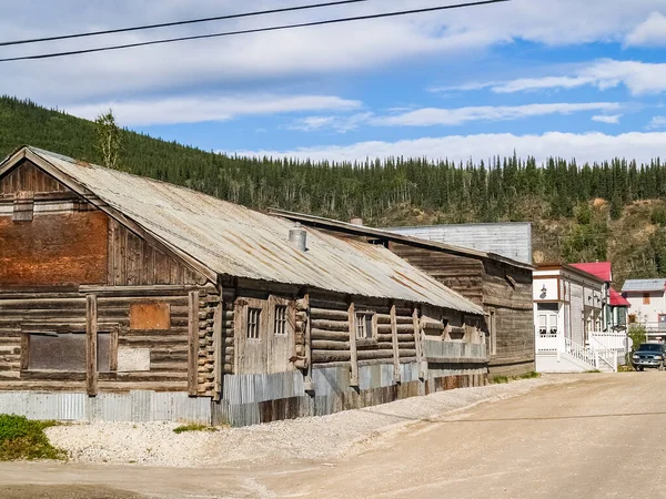 Log Cabin Style Building Dusty Town Street Historic Mining Yukon — Stockfoto