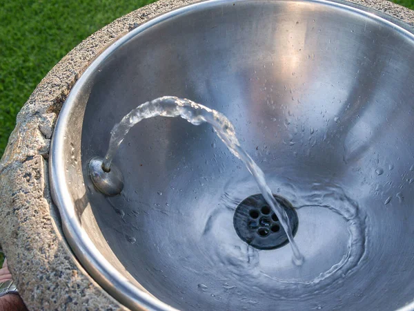 Fresh Cool Water Spurting Stainless Steel Drinking Fountain Closeup — Stock Photo, Image