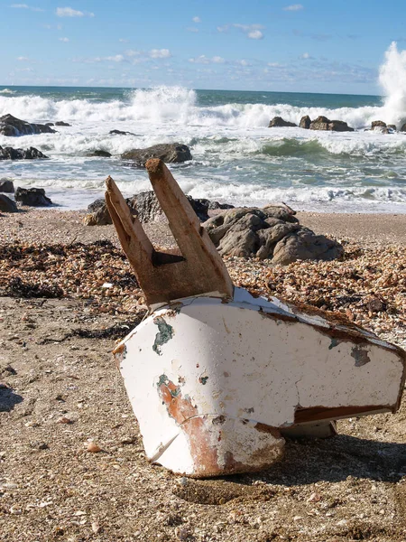 Arco Barco Quebrado Abandonado Praia Acidentada — Fotografia de Stock
