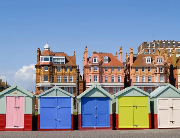 英国历史上有名的色彩斑斓的海滨小屋Hove和Brighton — 图库照片
