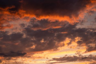 Gün batımı güzel gökyüzü gün batımı parlak turuncu gün batımı