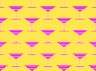 80 'lerin tarzında pikselli kokteyl bardakları. Piksel sanat tarzında martini bardaklarıyla kusursuz desen. 8-bit retro grafikler. Baskı, ambalaj ve reklam için tasarlandı. Vektör illüstrasyonu