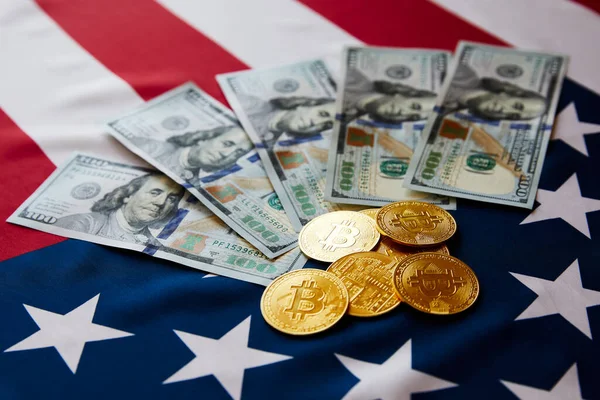 Bitcoin Долларом Фоне Флага Сша — стоковое фото