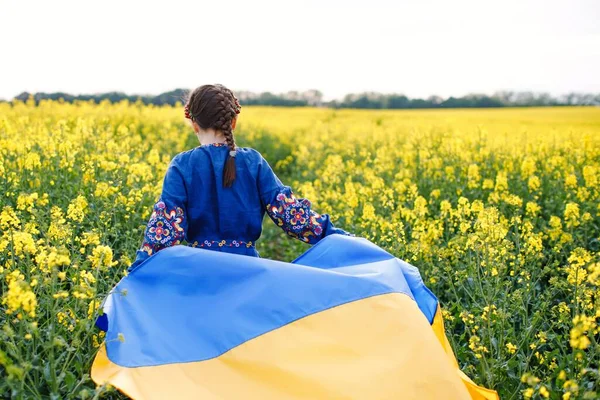 Pray Ukraine Child Ukrainian Flag Rapeseed Field Girl Embroidered Shirt — Stok fotoğraf