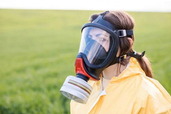 Person Overalls Und Gasmaske Ruft Dazu Auf Den Planeten Retten — Stockfoto