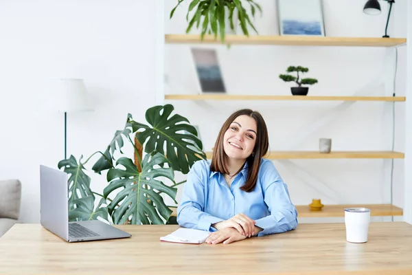Overjoyed Young Woman Looking Laptop Screen Feeling Excited Good News — Stockfoto