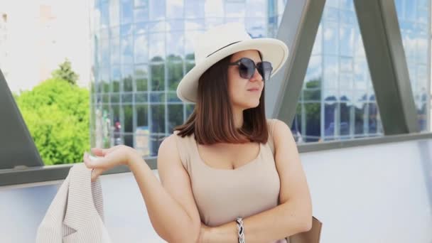 Beautiful Brunette Businesswoman Wearing Suit White Hat Walking Street Beautiful — Video