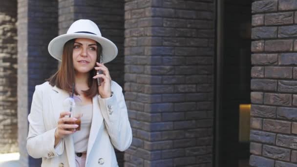 Beautiful Woman Going Meeting Cold Coffee Talking Phone Walking Street — Video