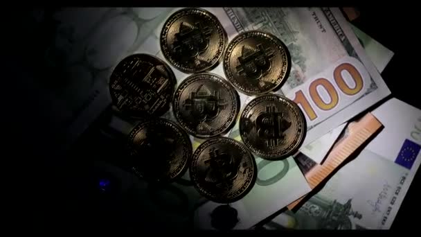 ユーロ銀行券とBitcoin暗号通貨投資の概念 — ストック動画