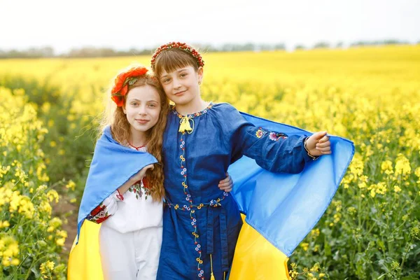 Pray Ukraine Two Cute Girls Holding Hands Blue Yellow Ukrainian — ストック写真