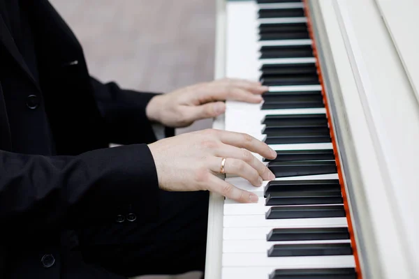 Man Hands Playing Piano Classical Music — Stock Photo, Image