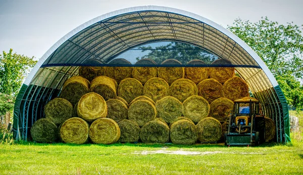 Rolled Hay Stacked Roof — Zdjęcie stockowe