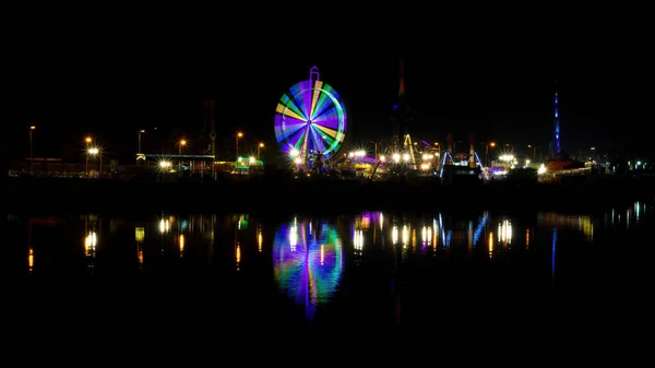 Ferris Spinning Wheel Night Time Long Exposure Moving Subject — Stock Photo, Image