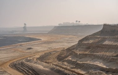 Garzweiler 'ın çorak yüzey madeni, açık maden kuyusuna bakın.