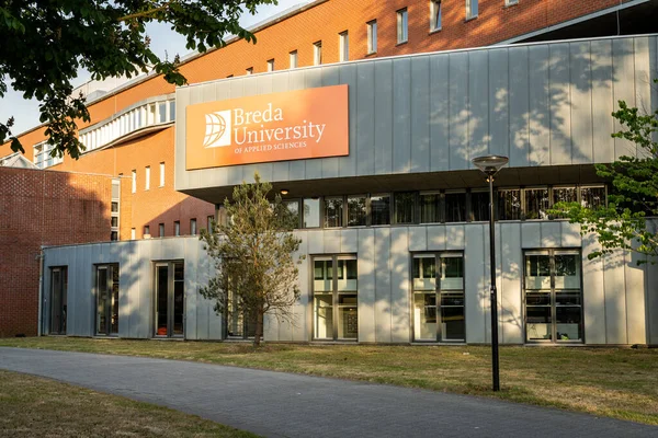 Breda, Kuzey Brabant, Hollanda, 17.05.2022, Breda Üniversitesi Uygulamalı Bilimler Binası