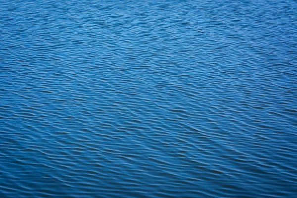 Blautöne Wasserwellen Als Hintergrund — Stockfoto