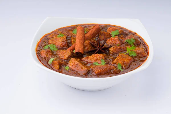 Beef Masala Curry Homemade Recipe Arranged White Bowl Garnished Coriander — Stock Photo, Image
