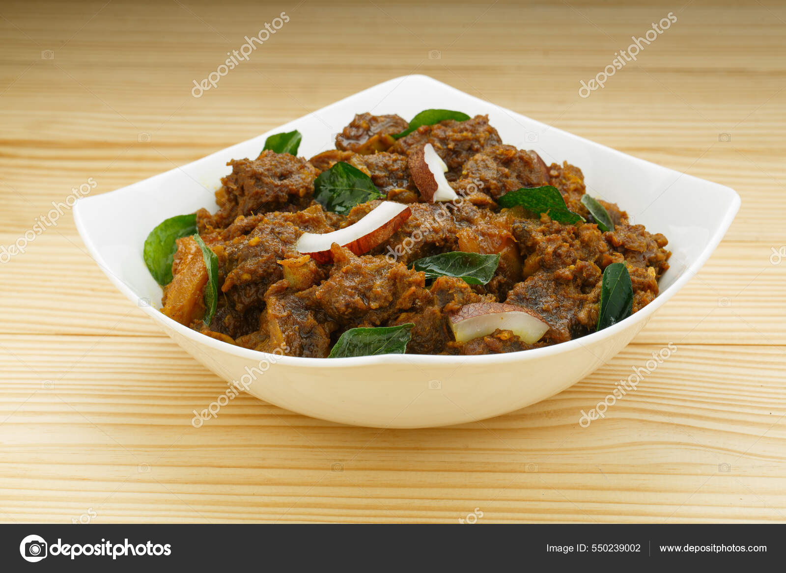 Fígado de carneiro frito ou kaleji masala, receita não vegetariana popular  da índia e do paquistão
