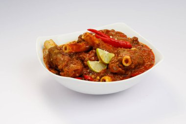 Körili koyun eti veya körili kuzu eti, baharatlı Hint mutfağı..