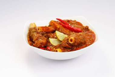 Körili koyun eti veya körili kuzu eti, baharatlı Hint mutfağı..