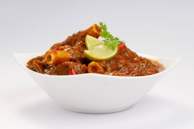 Körili koyun eti veya körili kuzu eti, baharatlı Hint mutfağı..