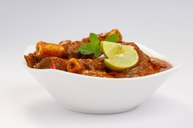 Körili koyun eti veya körili kuzu eti, baharatlı Hint mutfağı..