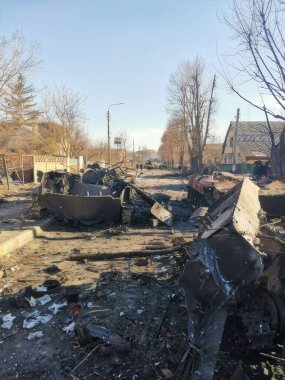 Bucha. Russo-Ukrayna Savaşı 2022. Rus askeri araçları Bayraktar hassas grevleriyle yok edildi.