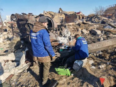 Bucha. Russo-Ukrayna Savaşı 2022. Savaşı durdurun. Ukrayna 'yı kurtar. Rus birliklerince Bucha şehrinin bombalanmasının ardından ortaya çıkan sonuçlar.