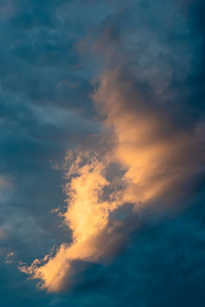 Cloud Illuminated Sun Dawn Stormy Sky — Stock Photo, Image