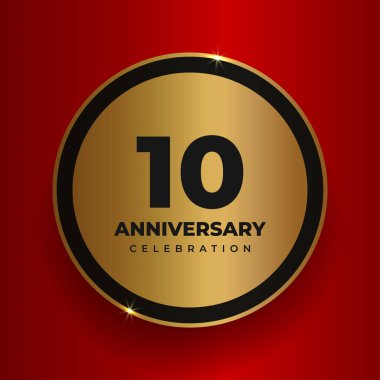 10. yıl dönümü kutlamaları. 10. yıl dönümü partisinin poster şablonunu kutluyoruz. Kırmızı kare arkaplan üzerinde sayılar ve metin olan vektör altın çember. Vektör illüstrasyonu
